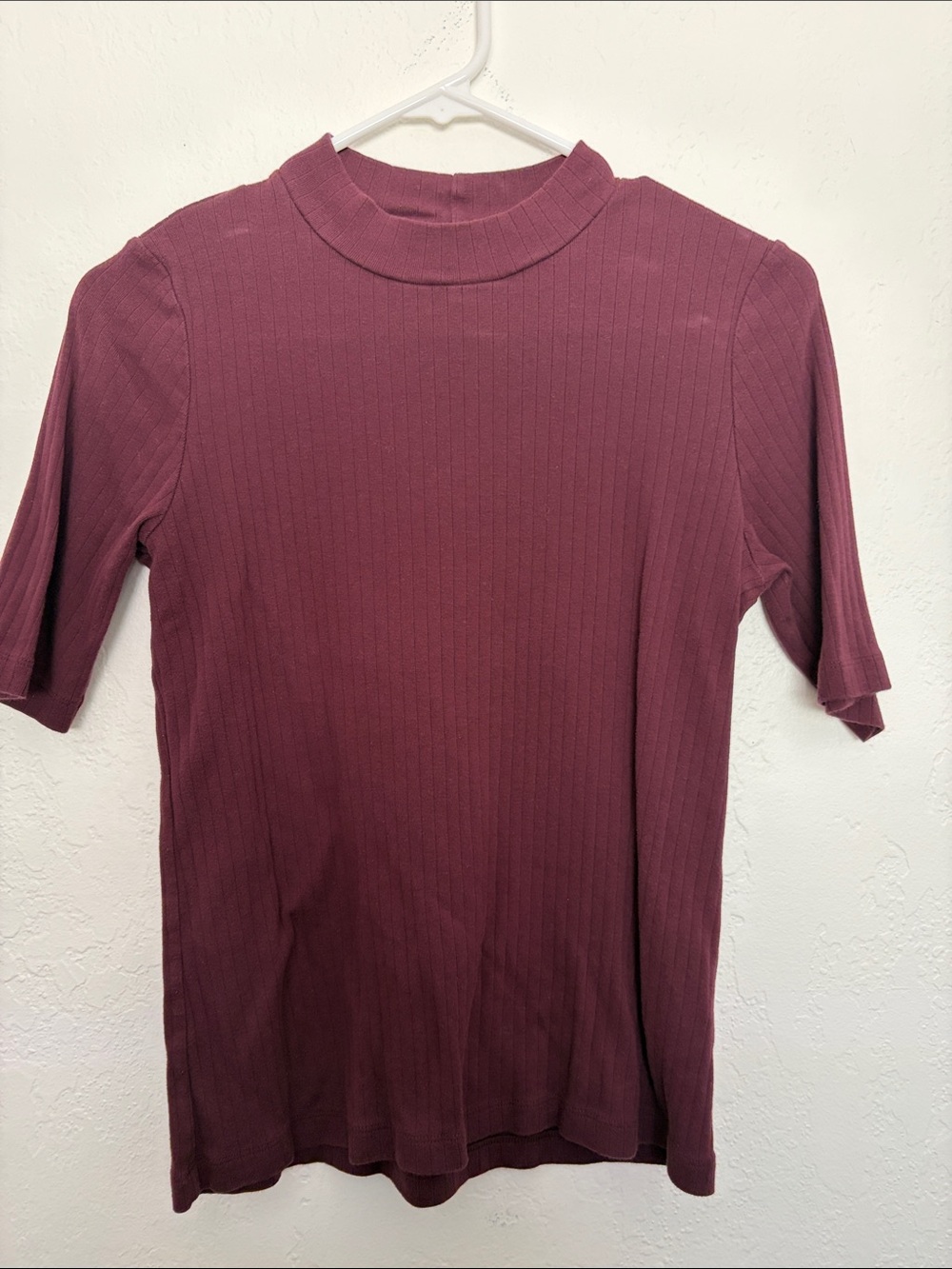 (!!) UNIQLO Ribbed Short-Sleeve Mock Neck Top